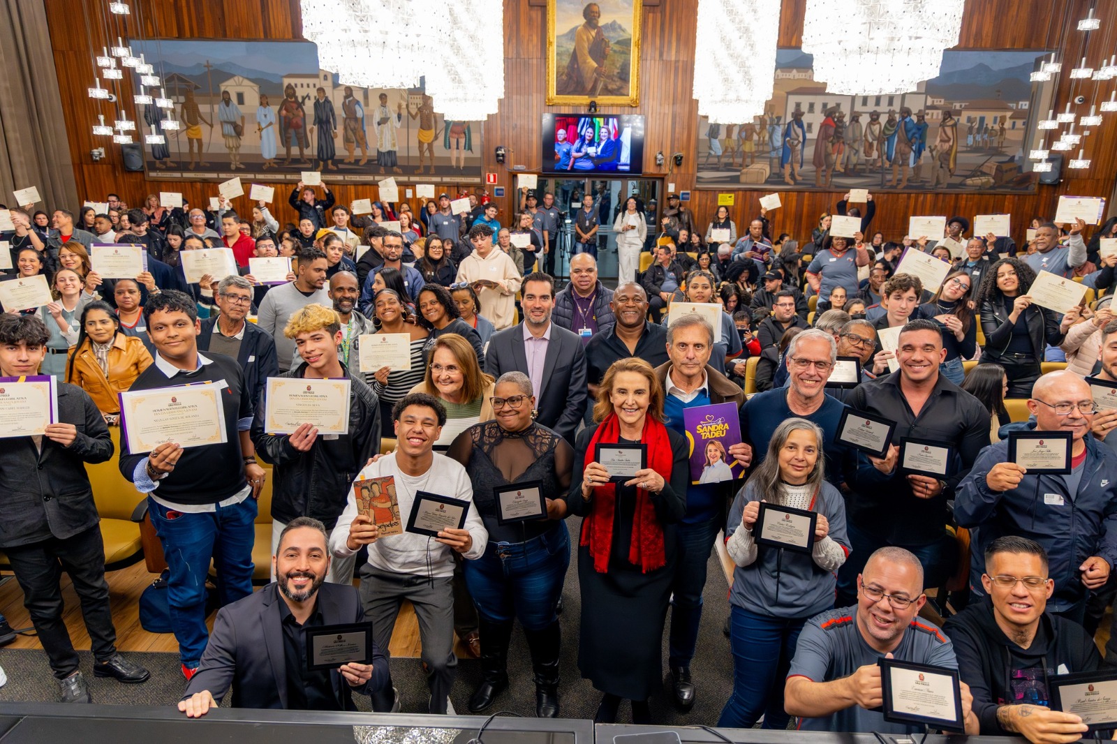 Dia da Liderança Jovem presta homenagem à Entidades