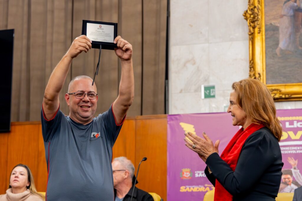 Dia da Liderança Jovem: Emerson Nunes da ASPD recebe homenagem