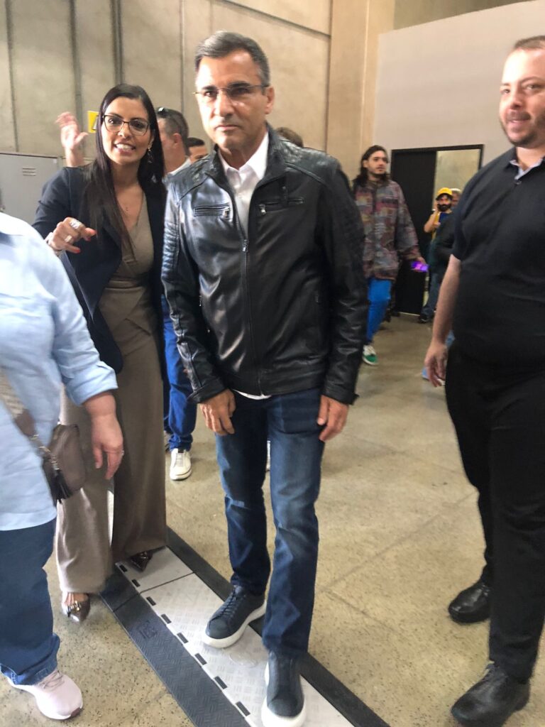 Vereador João Jorge chega ao CEU Tiquatira.